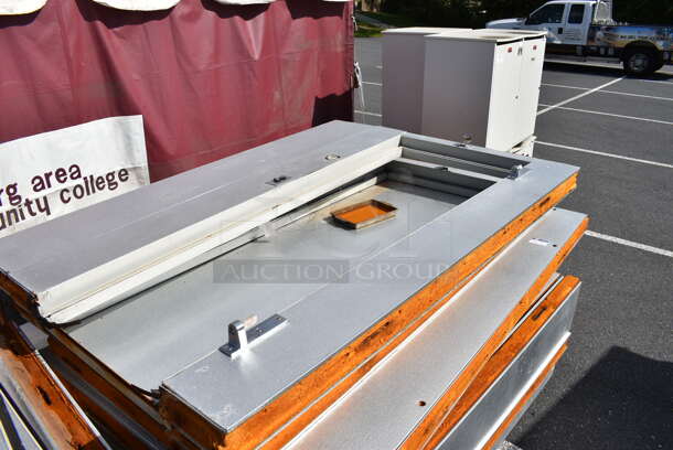 ALL ONE MONEY! Lot of Various Walk In Box Panels; Two Kolpak 4x8 Doors, Six 4x8 Wall Panels, Three 2x8 Wall Panels, Two 1x8 Wall Panels, 8 1x1 Corner Panels, Four 4x8 Ceiling Panels and One 6x6 Ceiling Panel. - Image 5 of 10
