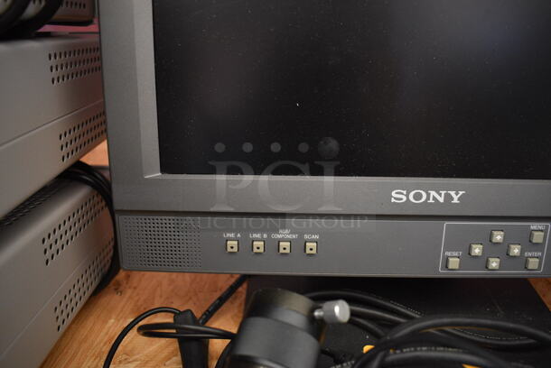 Sony LMD-1410 14" LCD Monitor w/ SZ-CD05 Camera.  - Image 3 of 12