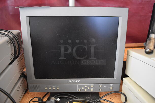 Sony LMD-1410 14" LCD Monitor w/ SZ-CD05 Camera.  - Image 5 of 12