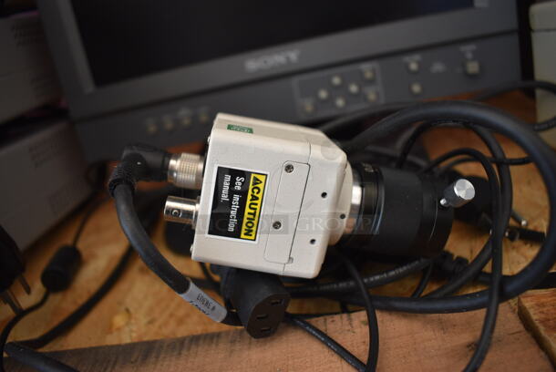 Sony LMD-1410 14" LCD Monitor w/ SZ-CD05 Camera.  - Image 8 of 12