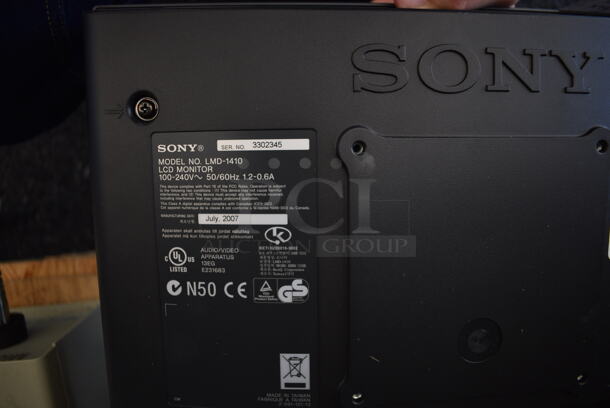 Sony LMD-1410 14" LCD Monitor w/ SZ-CD05 Camera.  - Image 11 of 12