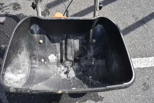 Scotts Pro EdgeGuard Black Poly Broadcast Spreader. 23x17x45 - Image 4 of 5