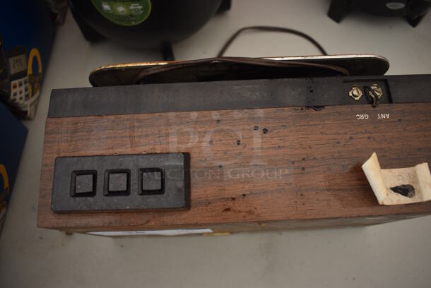 Zenith H472W Metal Countertop Radio. 11x7x5 - Image 6 of 8