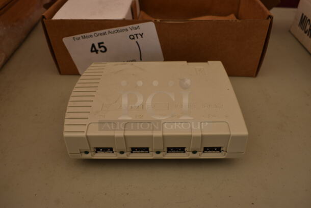 Amp 788289 USB Hub. 5.5x4x1 - Image 1 of 5
