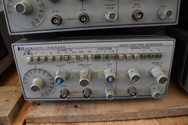 5 Hewlett Packard HP 3312A Metal Function Generators. 8.5x14.5x4. 5 Times Your Bid! - Image 4 of 7