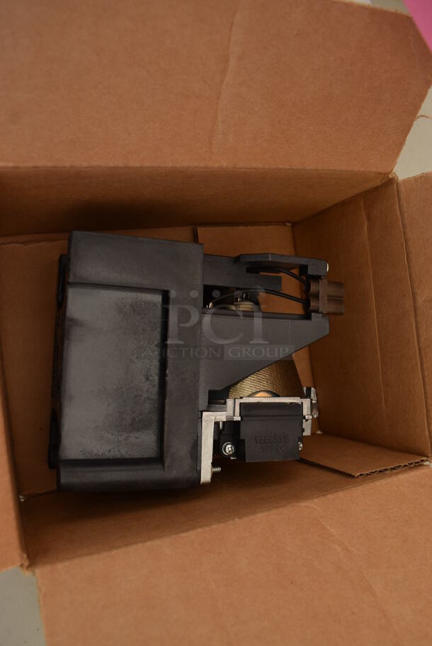 ALL ONE MONEY! Lot of 14 Various Boxes of Projector Lamps Including Lufthansa, Eiki, Extron, Panasonic - Image 4 of 11