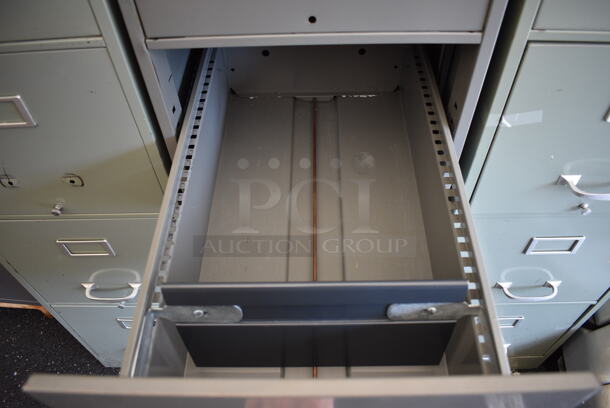 Gray 4 Drawer Filing Cabinet. 15x26x52 - Image 6 of 8