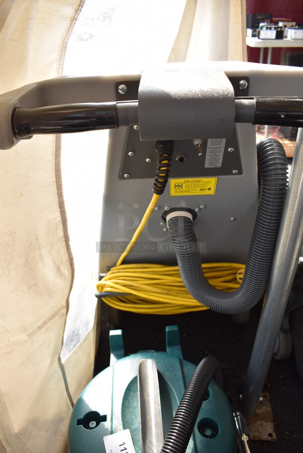Nilfisk Advance Carpetriever 28 Floor Cleaning Machine. 30x41x37 - Image 6 of 8