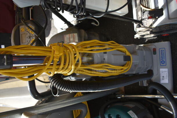 Nilfisk Advance Carpetwin 18 Commercial Vacuum Cleaner. 120 Volts, 1 Phase. 20x10x47 - Image 6 of 6