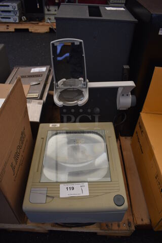 3M Overhead Projector. 16x17x28