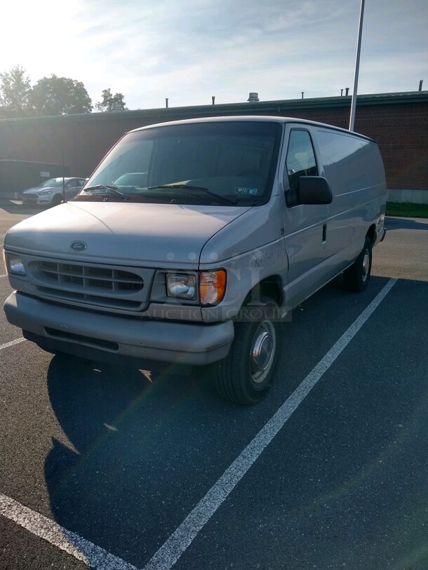 Ford E250 Van. Comes w/ 1 Key. Odometer Reads 121,033. Title In Hand. Vehicle Runs and Drives! BUYER MUST REMOVE - Image 4 of 8