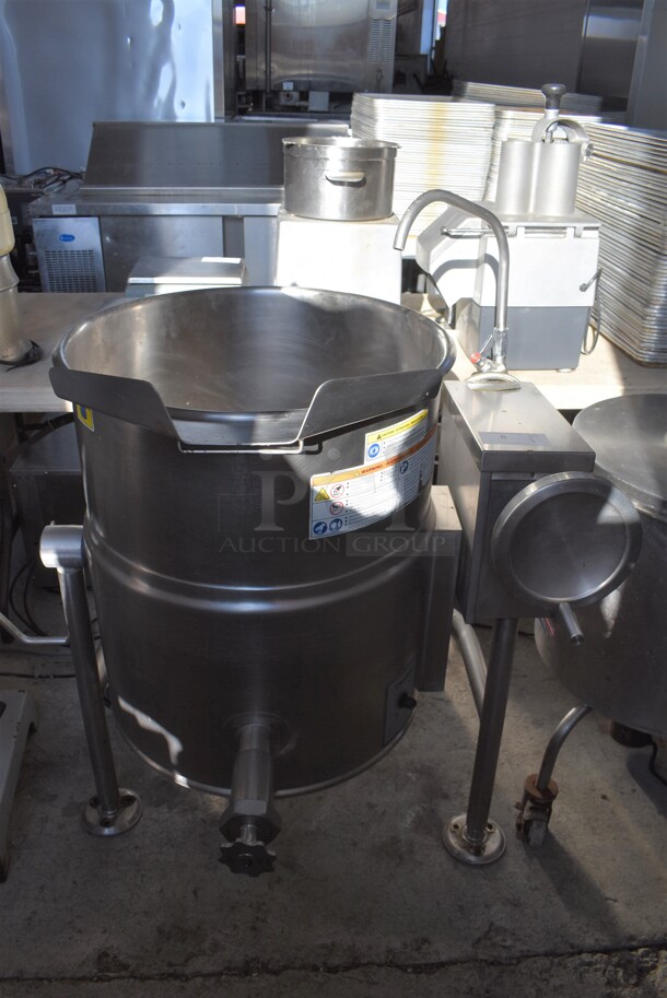 2016 Cleveland KEL-25-T Stainless Steel Commercial Floor Style 25 Gallon Steam Kettle. 208/220-240 Volts, 1/3 Phase. 35x31x46