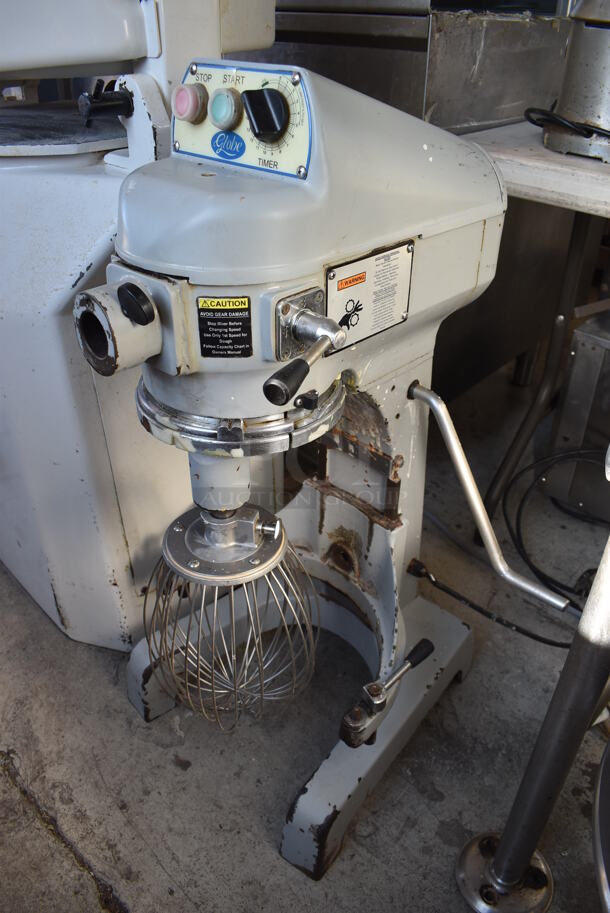 Globe SP20 Metal Commercial 20 Quart Planetary Dough Mixer w/ Balloon Whisk Attachment. 110 Volts, 1 Phase. 16x19x35. Tested and Working! - Image 1 of 7