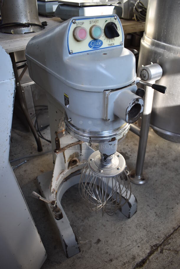 Globe SP20 Metal Commercial 20 Quart Planetary Dough Mixer w/ Balloon Whisk Attachment. 110 Volts, 1 Phase. 16x19x35. Tested and Working! - Image 5 of 7