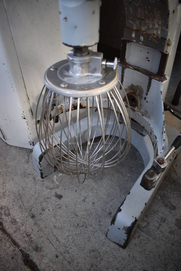 Globe SP20 Metal Commercial 20 Quart Planetary Dough Mixer w/ Balloon Whisk Attachment. 110 Volts, 1 Phase. 16x19x35. Tested and Working! - Image 7 of 7