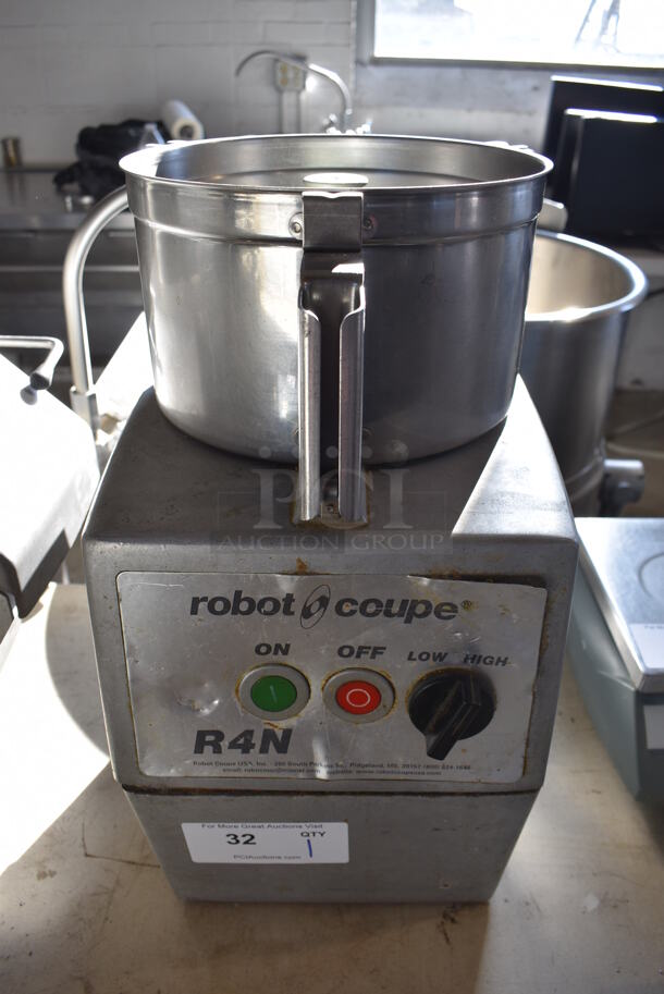 Robot Coupe R4N Metal Commercial Countertop Food Processor. 220 Volts, 3 Phase. 10x13x19