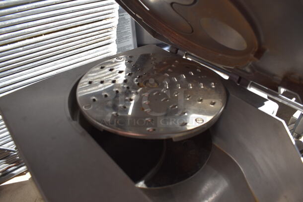 Robot Coupe CL 50 Series E Metal Commercial Countertop Food Processor w/ 3 Various Blades. 120 Volts, 1 Phase. 14x12x23. Tested and Working! - Image 4 of 7