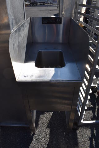 Stainless Steel Commercial Single Bay Sink w/ Back Splash and Side Splash Guards. 18x32x46. Bay 10x14x9