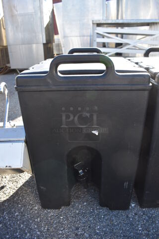 Cambro 1000LCD Black Poly Insulated Beverage Holder Dispenser. 16x20x25