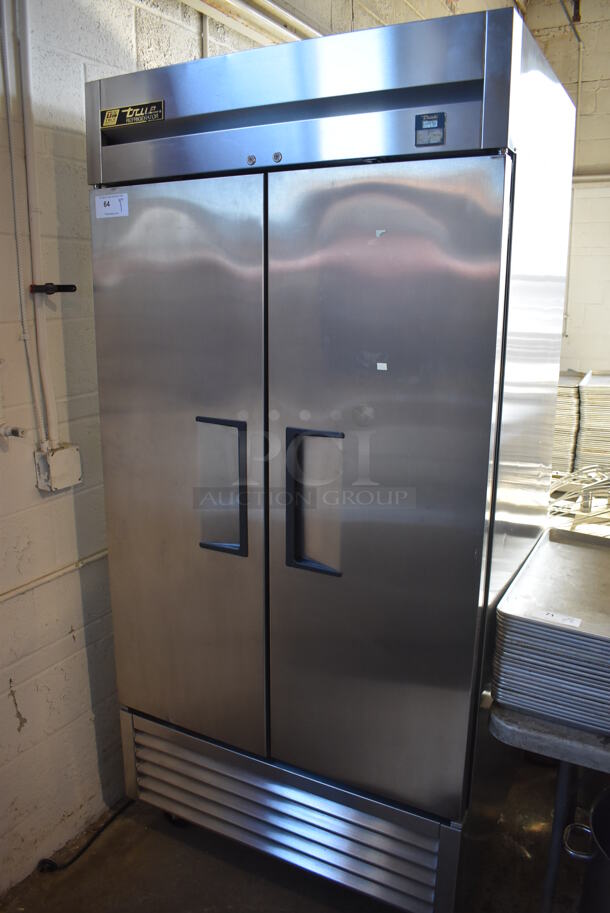 2014 True TS-35 ENERGY STAR Stainless Steel Commercial 2 Door Reach In Cooler w/ Poly Coated Racks on Commercial Casters. 115 Volts, 1 Phase. 39.5x30x83. Tested and Working!