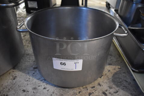 Metal Stock Pot w/ Handles. 19x15x10
