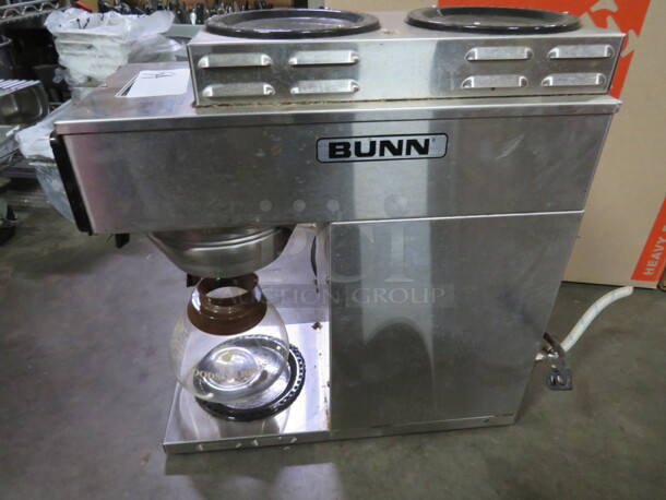 One Bunn Coffee Brewer With 2 Warmers, Filter Basket, And Pot. 120 Volt. 1800 Watt. Model# Axiom-15. - Image 3 of 3