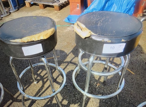 2 Ring Chrome Barstool With Black Cushioned Swivel Seat. 2XBID - Image 1 of 1