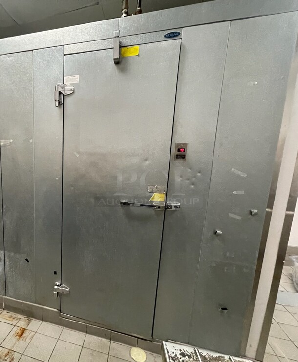 Norlake 6'x8' SELF CONTAINED Walk In Cooler Box w/ Copeland Compressor and Norlake Condenser. Pictures of Unit Before Disassembly Are Included In The Listing - Image 1 of 6
