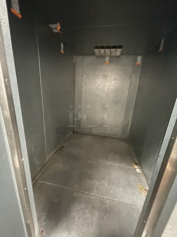 Norlake 6'x8' SELF CONTAINED Walk In Cooler Box w/ Copeland Compressor and Norlake Condenser. Pictures of Unit Before Disassembly Are Included In The Listing - Image 2 of 6