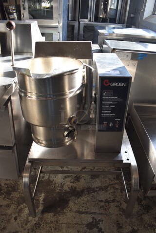 Groen TDH-20 Stainless Steel Commercial Floor Style Natural Gas Powered 20 Quart Tilting Steam Kettle. 28x37x49
