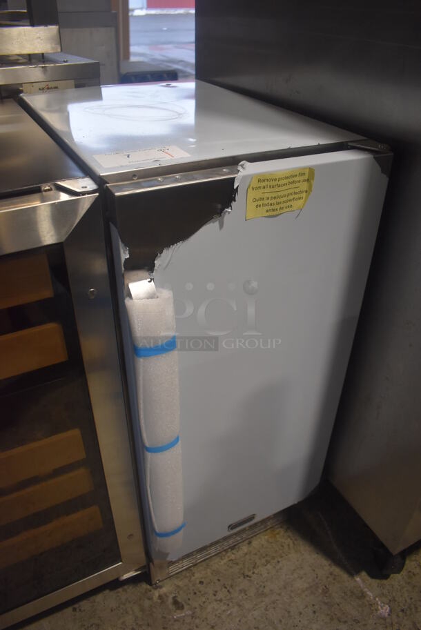 BRAND NEW! Whynter BOR-326FS Stainless Steel Beverage Cooler. 115 Volts, 1 Phase. 15x22x34.5. Tested and Working! - Image 2 of 7