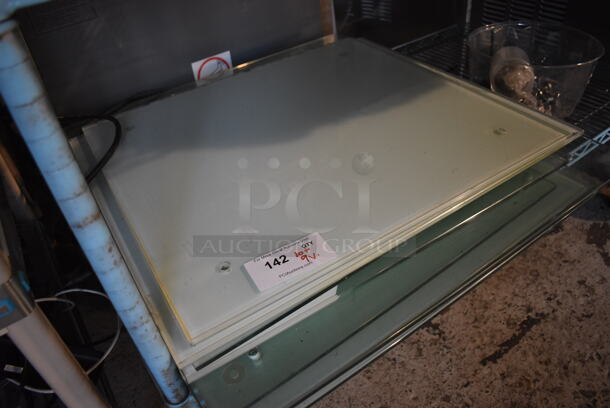 ALL ONE MONEY! Lot of 9 Various Panes of Glass. Includes 25.5x23 - Image 2 of 5