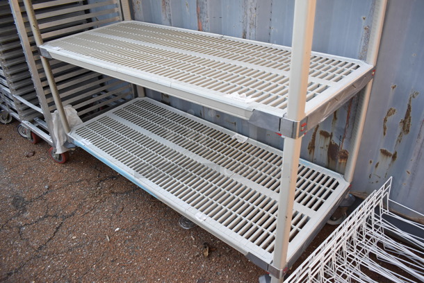 Metro Max Poly and Metal 4 Tier Shelving Unit on Commercial Casters. Missing 1 Caster. BUYER MUST DISMANTLE. PCI CANNOT DISMANTLE FOR SHIPPING. PLEASE CONSIDER FREIGHT CHARGES. 60x24x81 - Image 3 of 4