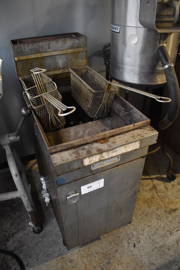 Pitco Frialator 14A Stainless Steel Commercial Floor Style Gas Powered Deep Fat Fryer w/ 2 Metal Fry Baskets. 27,500 BTU. 16x32x42 - Image 2 of 7