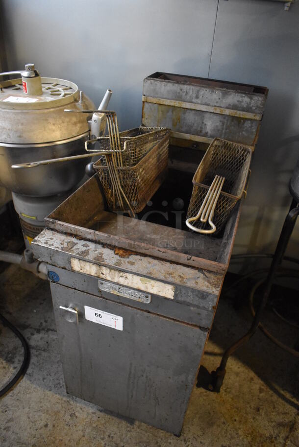 Pitco Frialator 14A Stainless Steel Commercial Floor Style Gas Powered Deep Fat Fryer w/ 2 Metal Fry Baskets. 27,500 BTU. 16x32x42 - Image 3 of 7
