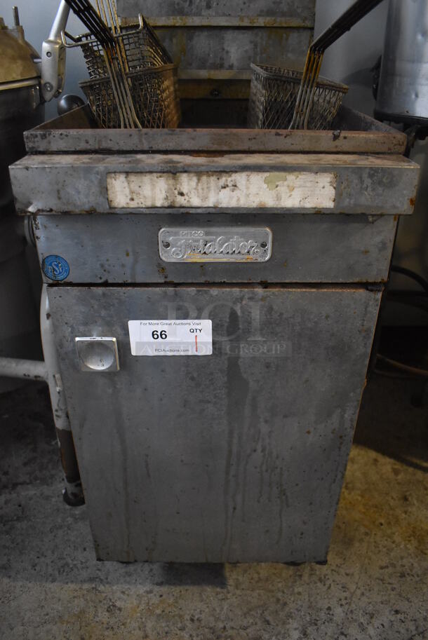 Pitco Frialator 14A Stainless Steel Commercial Floor Style Gas Powered Deep Fat Fryer w/ 2 Metal Fry Baskets. 27,500 BTU. 16x32x42 - Image 5 of 7