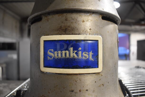 Sunkist 8-R A02 Metal Commercial Countertop Juicer. 115 Volts, 1 Phase. 8x10x17. Tested and Working! - Image 4 of 5