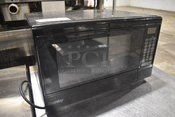 Danby DMW14SA1BDB Metal Countertop Microwave Oven w/ Plate. 120 Volts, 1 Phase. 20x14.5x13 - Image 2 of 6