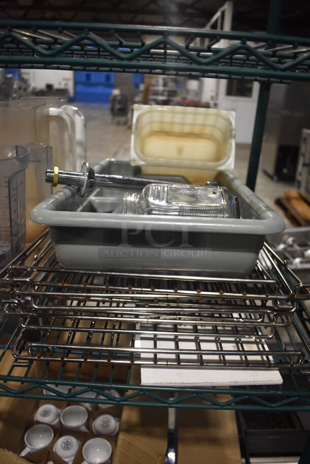 ALL ONE MONEY! Tier Lot of Various Items Including Baking Pans, Poly Blender Pitchers and Silverware Bin - Image 5 of 6