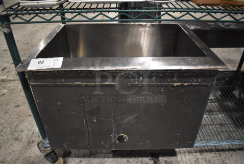 Stainless Steel Ice Bin. 26x19x16.5