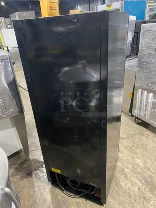 True Commercial Single Door Reach In Cooler Merchandiser! With View Through Door! Poly Coated Racks! Model: GDM12 SN: 3502503 115V 60HZ 1 Phase - Image 4 of 8