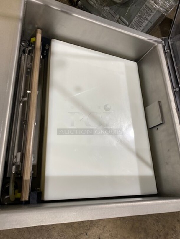 LATE MODEL! NEW! OUT OF THE BOX! Berkel Commercial Countertop Vacuum Sealer! Stainless Steel Body! Model: 350 SN: 12391EK1040439 120V 60HZ 1 Phase - Image 6 of 10