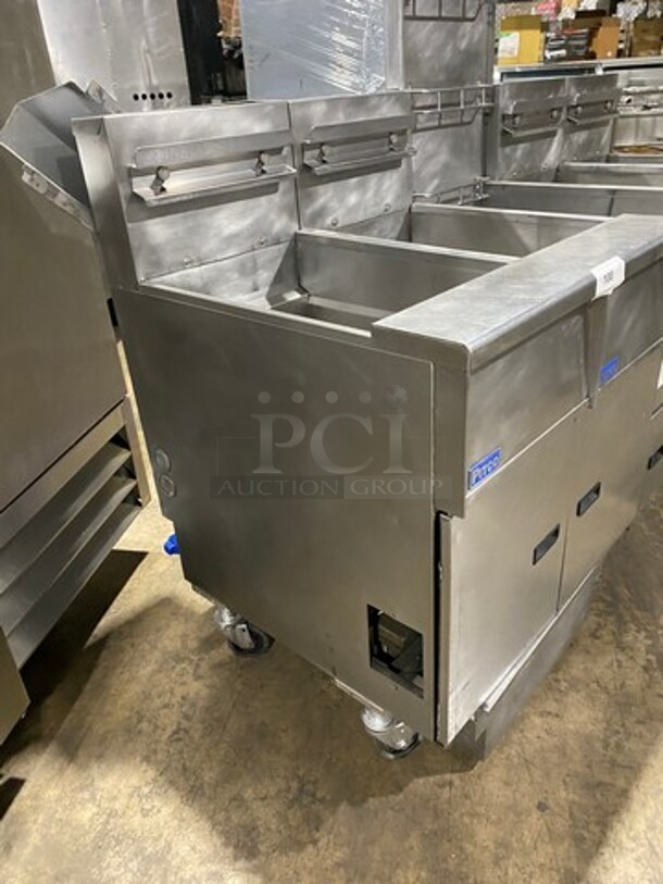 FAB! Pitco Frialator Commercial Natural Gas Powered 4 Bay Deep Fat Fryer! With Middle Fryer Basket Rack! With Oil Filter System! All Stainless Steel! On Casters! Model: SGH50 SN: G10HC034165 - Image 2 of 12