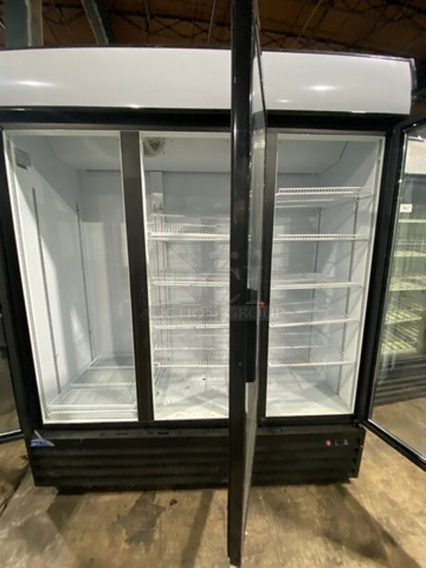 LATE MODEL! 2019 Jae Cool Commercial 3 Door Reach In Cooler Merchandiser! With View Through Doors! Poly Coated Racks! Model: GTC55 SN: 1500WA20190806011 115V! Remote Compressor/No Compressor! - Image 5 of 8