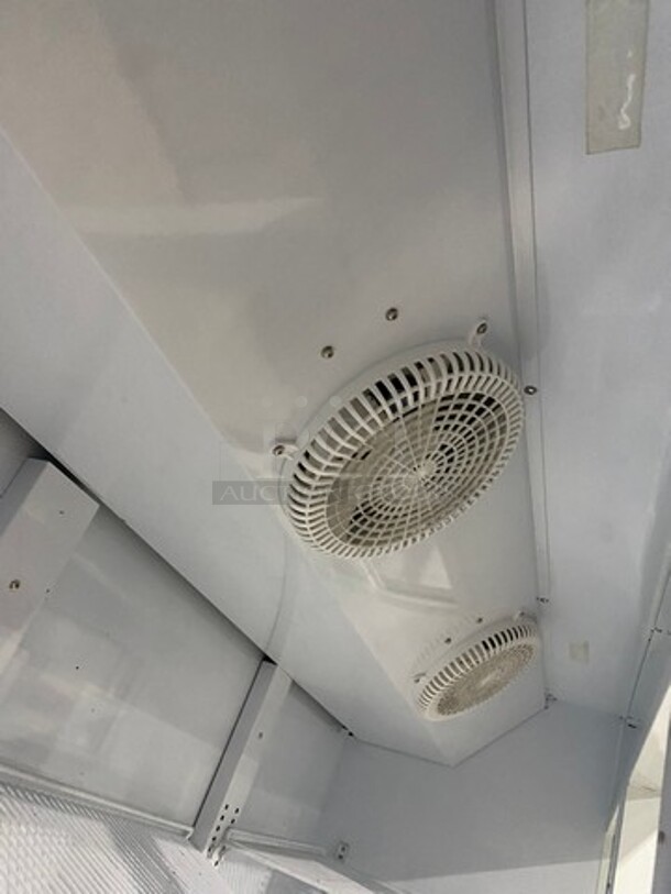LATE MODEL! 2019 Jae Cool Commercial 3 Door Reach In Cooler Merchandiser! With View Through Doors! Poly Coated Racks! Model: GTC55 SN: 1500WA20190806011 115V! Remote Compressor/No Compressor! - Image 7 of 8