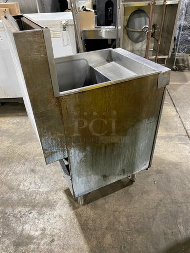 Vulcan Commercial Heavy Duty 75Lbs Natural Gas Powered Deep Fat Fryer! All Stainless Steel! On Legs! Model: LG5001 SN: DV4022712HB - Image 4 of 7
