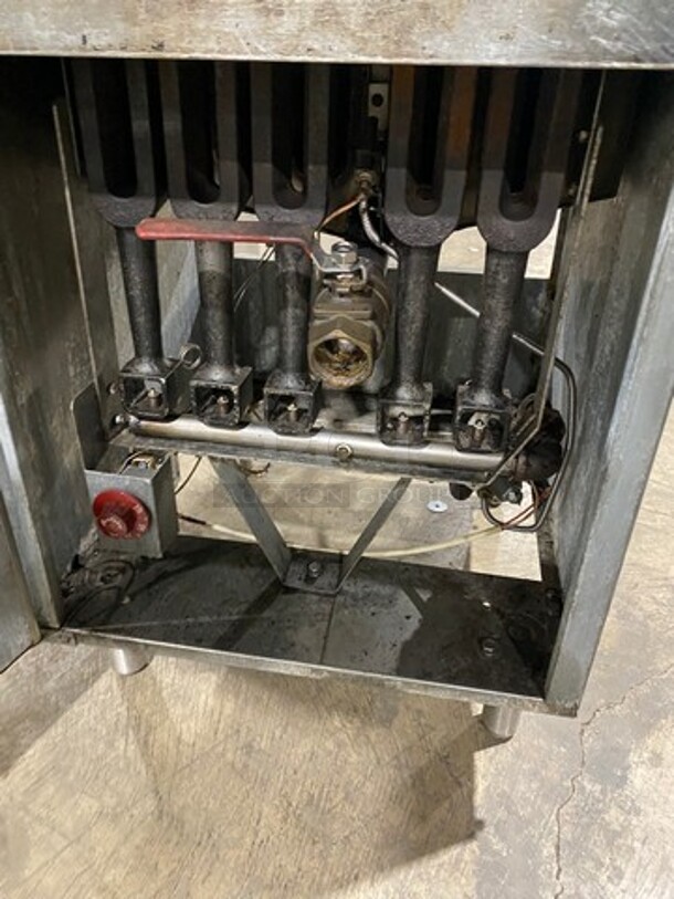 Vulcan Commercial Heavy Duty 75Lbs Natural Gas Powered Deep Fat Fryer! All Stainless Steel! On Legs! Model: LG5001 SN: DV4022712HB - Image 6 of 7