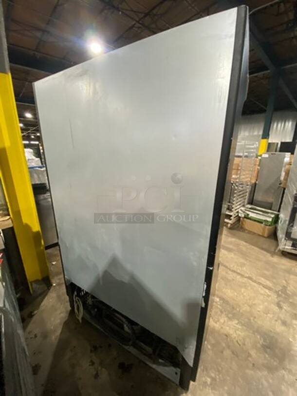 Turbo Air Commercial Refrigerated Open Grab-N-Go Case Merchandiser! With View Through Sides! With Front Cover! All Stainless Steel! Model: TOM50B SN: TOM5017X029 120V 60HZ 1 Phase - Image 4 of 7