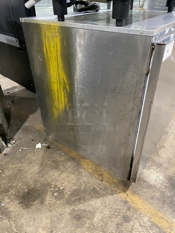 Delfield Commercial Single Door Lowboy/Worktop Cooler! With Rack! All Stainless Steel! Model: 406CADHLDD1 SN: 0808152000285 115V 60HZ 1 Phase - Image 2 of 7