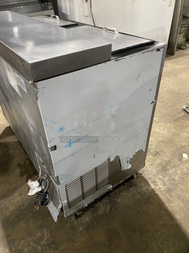 NICE! Perlick Commercial 2 Top Sliding Door Cooler! All Stainless Steel! On Casters! Model: FR48 SN: 1803022881B 115V 60HZ 1 Phase - Image 4 of 8